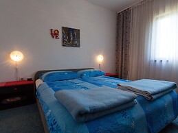 Spacious Apartment With Terrace, Near the Beach