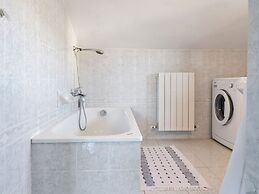 Belvilla by OYO Bright Flat in Monferrato