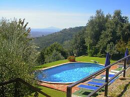 Cottage in Cortona With Pool & Stunning Views
