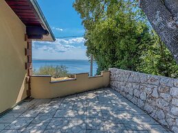 Exotic Holiday Home in Tribanj-Krušćica near Sea