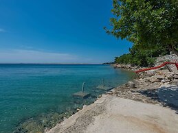 Exotic Holiday Home in Tribanj-Krušćica near Sea