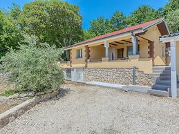 Exotic Holiday Home in Tribanj-Krušćica near Sea