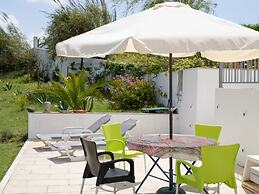 Oceanview Cliff Retreat