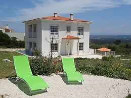 Attractive Villa in Caldas da Rainha With a Terrace and bbq