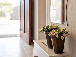 Detached Villa With a Large Private Swimming Pool