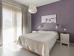 Detached Villa With a Large Private Swimming Pool