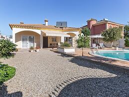Detached Villa With a Large Private Swimming Pool