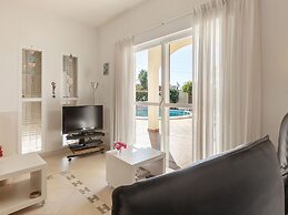 Detached Villa With a Large Private Swimming Pool