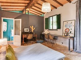 Historic Tuscan Villa With Charm