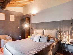 Historic Tuscan Villa With Charm