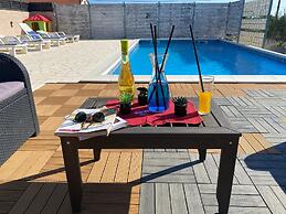 Beautiful Holiday Home in Lisicic