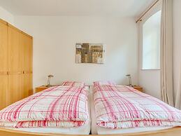 Pretty Apartment with Large Communal Terrace near Borstendorf