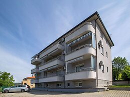 Modern Apartment in Viskovo With Balcony