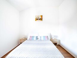 Modern Apartment in Viskovo With Balcony