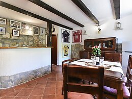 Lavish Holiday Home in Podstrana With Garden