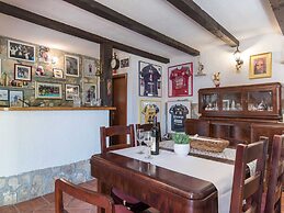 Lavish Holiday Home in Podstrana With Garden