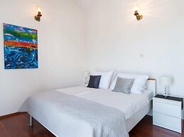 Lavish Holiday Home in Podstrana With Garden