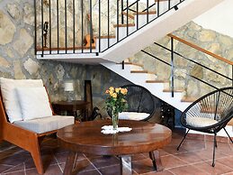 Lavish Holiday Home in Podstrana With Garden