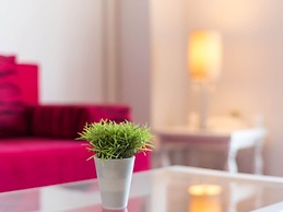 Lavish Holiday Home in Podstrana With Garden