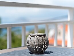 Lavish Holiday Home in Podstrana With Garden