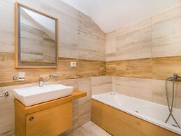 Stunning Villa in Kringa With Swimming Pool