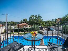 Stunning Villa in Kringa With Swimming Pool