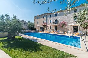 Stunning Villa in Kringa With Swimming Pool