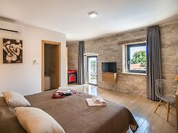Stunning Villa in Kringa With Swimming Pool