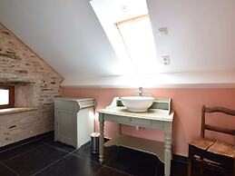 Rural Renovated Farmhouse With Large Garden