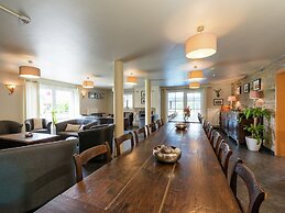 Superb Villa With Pool in Hockai