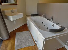 Lavish Castle in Thimister With Turkish Steambath, Sauna