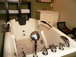 Lavish Castle in Thimister With Turkish Steambath, Sauna