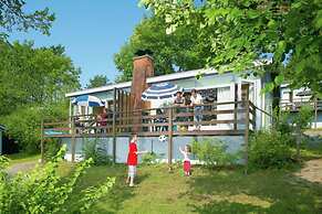 Cozy, Carefully Furnished Bungalow near Maas