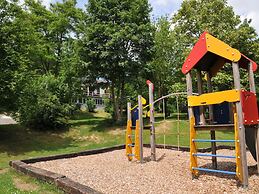 Cozy, Carefully Furnished Bungalow near Maas