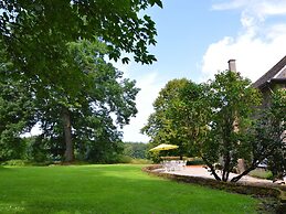Wonderful Loft near Bastogne in Castle of Xviith History