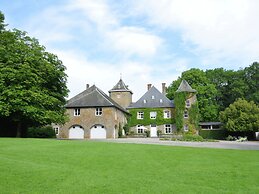 Wonderful Loft near Bastogne in Castle of Xviith History