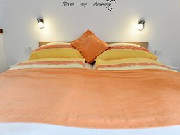 Boutique Apartment in Selište Drežnićko with Garden