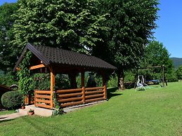 Boutique Apartment in Selište Drežnićko with Garden