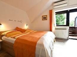 Boutique Apartment in Selište Drežnićko with Garden