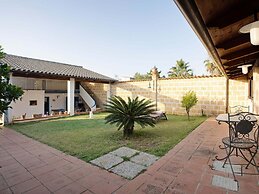 Belvilla by OYO Charming Villa With Roof Terrace