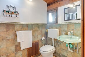 Belvilla by OYO Charming Villa With Roof Terrace