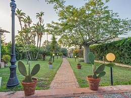 Belvilla by OYO Charming Villa With Roof Terrace