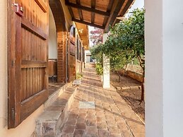 Belvilla by OYO Charming Villa With Roof Terrace