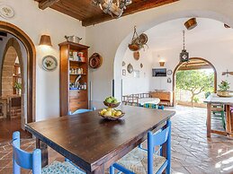 Belvilla by OYO Charming Villa With Roof Terrace