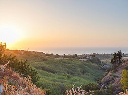 Belvilla by OYO Charming Villa With Roof Terrace