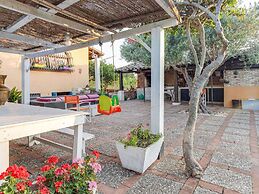 Belvilla by OYO Charming Villa With Roof Terrace