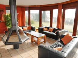 Family Home in Stunning Setting With Swimming Pool