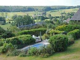 Family Home in Stunning Setting With Swimming Pool