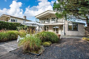 Spacious Bungalow With Enclosed Garden