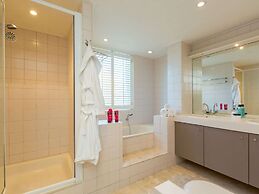 Spacious Bungalow With Enclosed Garden